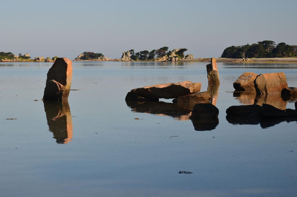 A Deux Pas Des Iles Villa Penvénan Exterior foto