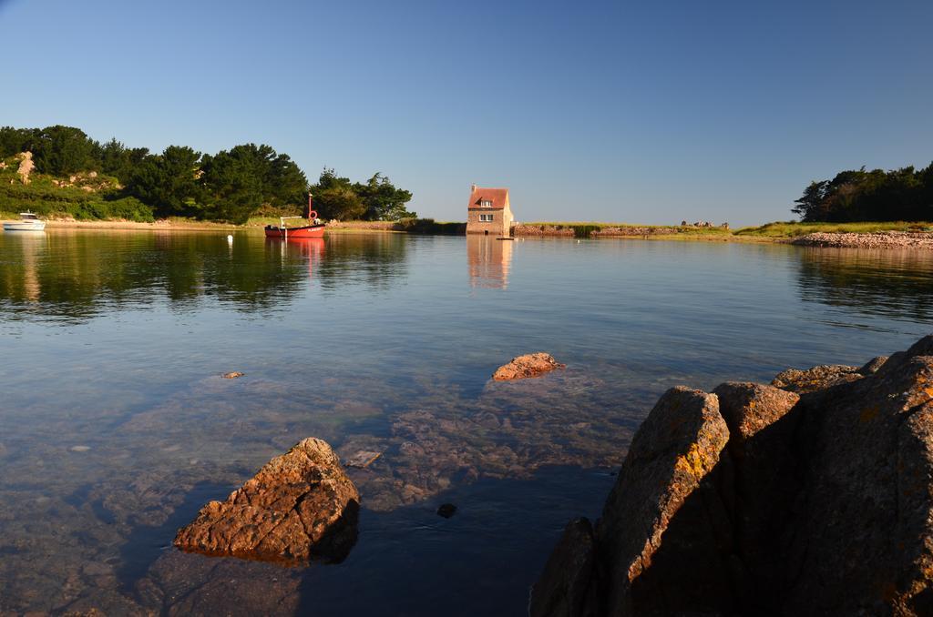 A Deux Pas Des Iles Villa Penvénan Exterior foto